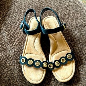 Black sandal KOOLABURRA By Ugg!